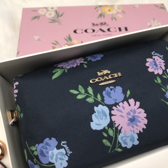 ❣️LAST ONE❣️COACH Cosmetic Bag Travel Boxed Set - Picture 5 of 8